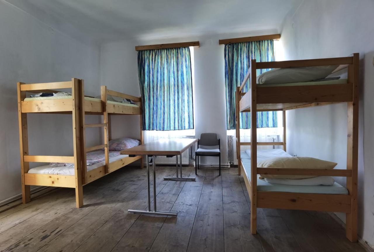 Kinderuni Bekokten Barcut Exteriör bild